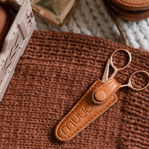 muud Espoo - Yarn Scissors Leather Case