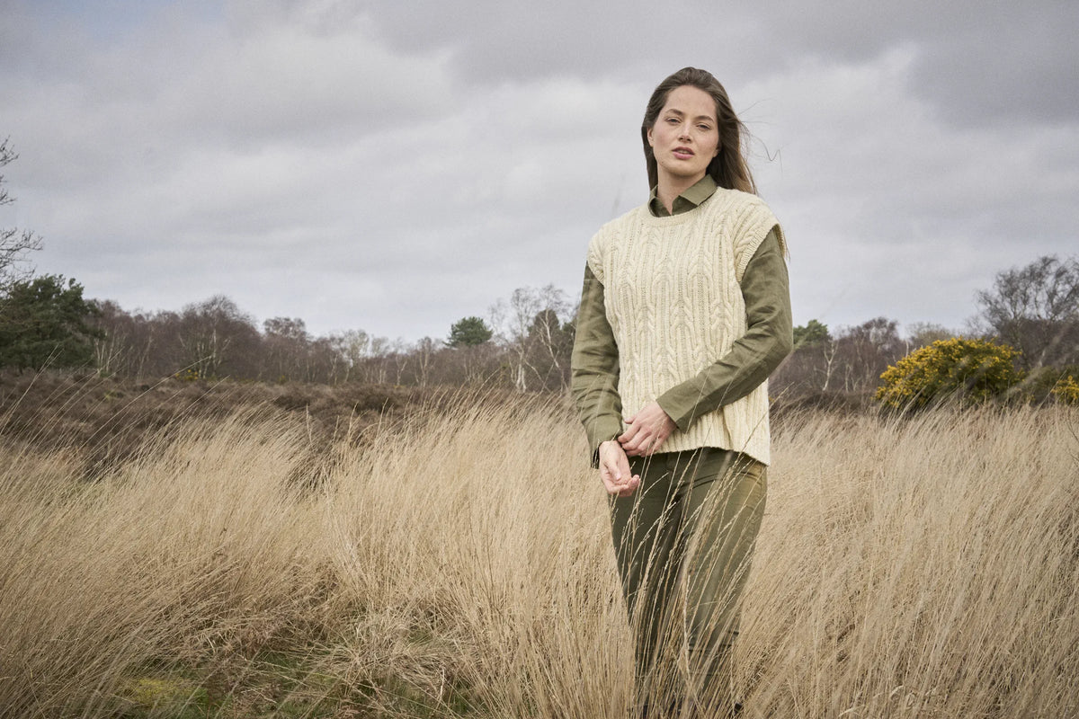 The Bramble & Fleece Thistle Slipover, seamless cabled slipover in Wooltrace DK