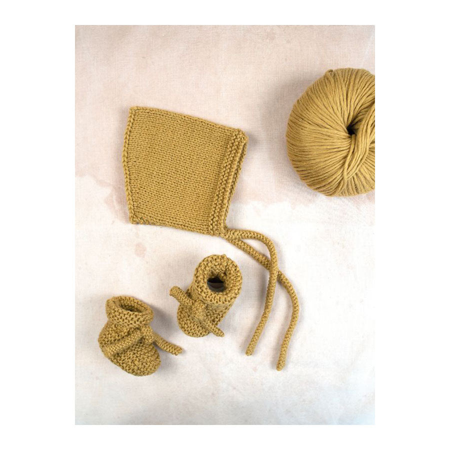 Junior Booties & Peachy Bonnet Knitting Pattern (FREE PDF download)