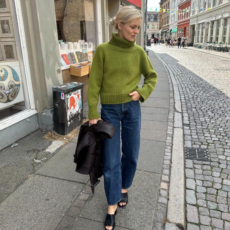 PetiteKnit Amy Sweater Knitting Kit in Peer Gynt