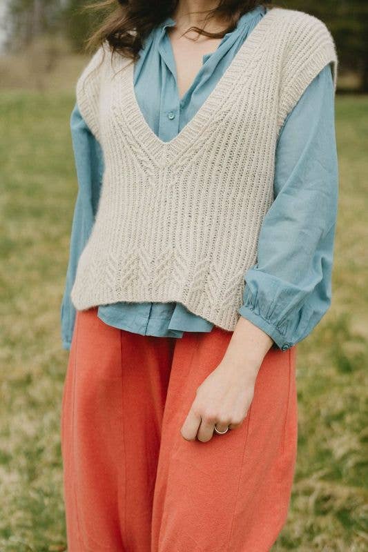 Laine Publishing - Field Notes: 20 Textured Knits for Everyday Beauty