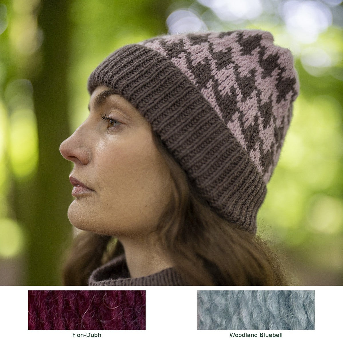 Eglinton Houndstooth Beanie knitting kit in Fion-Dubh and Woodland Bluebell, with both yarn shades shown
