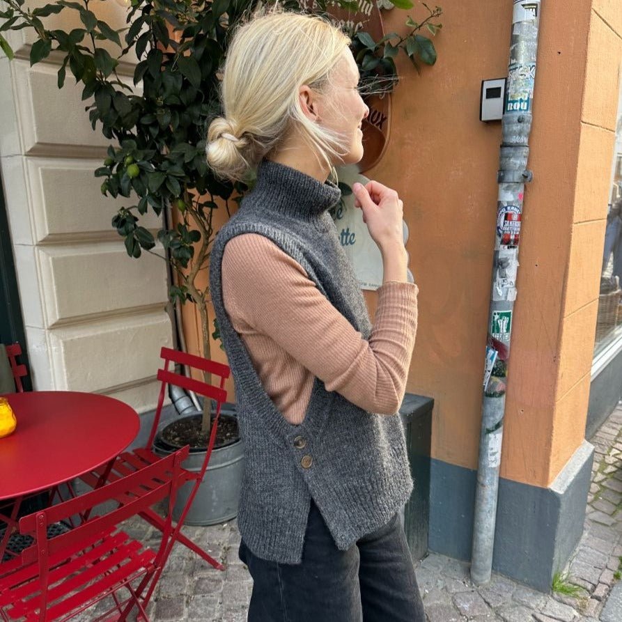 PetiteKnit Lulu Slipover Knitting Kit in WYS Wool Revival