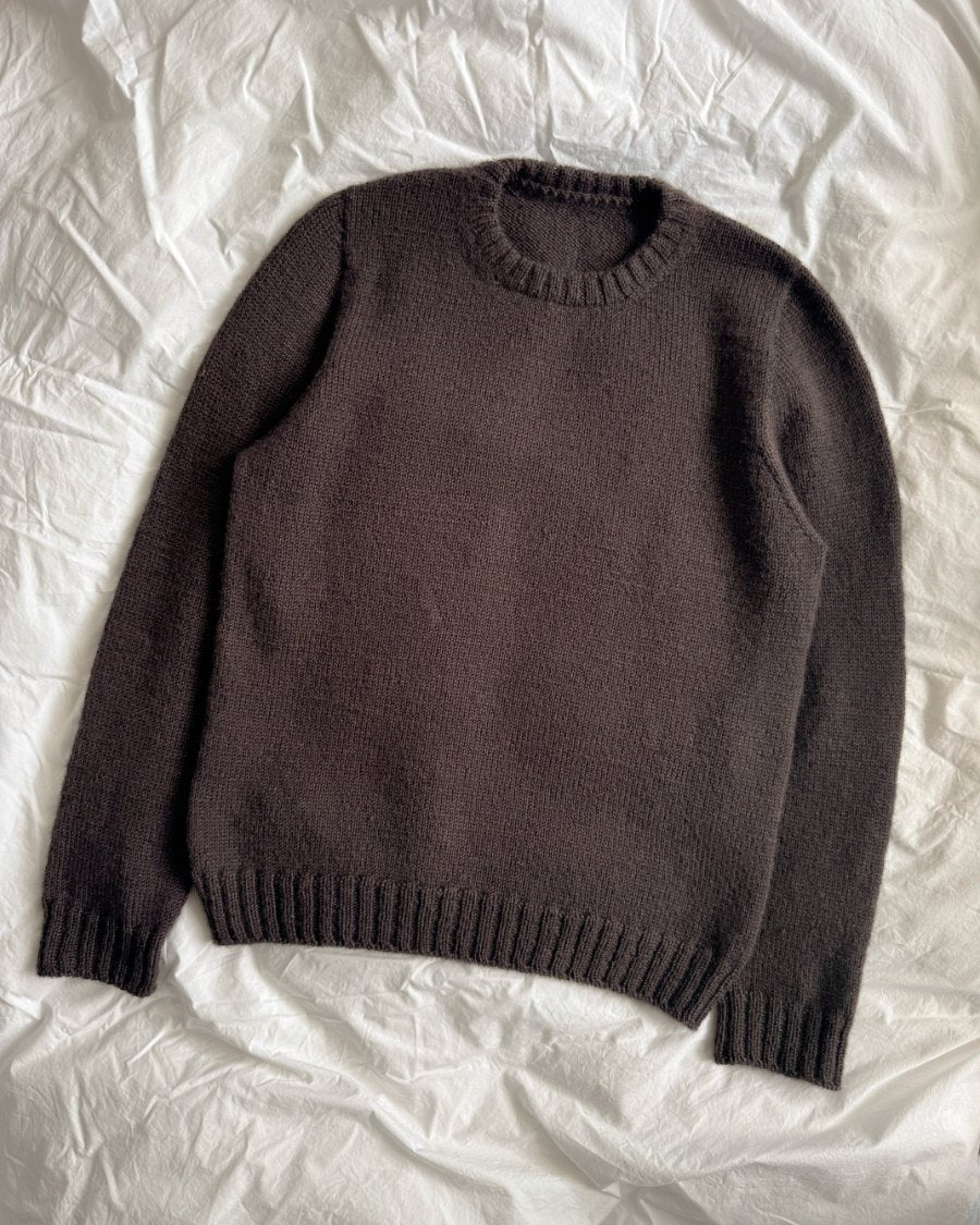 Niels Sweater laid flat