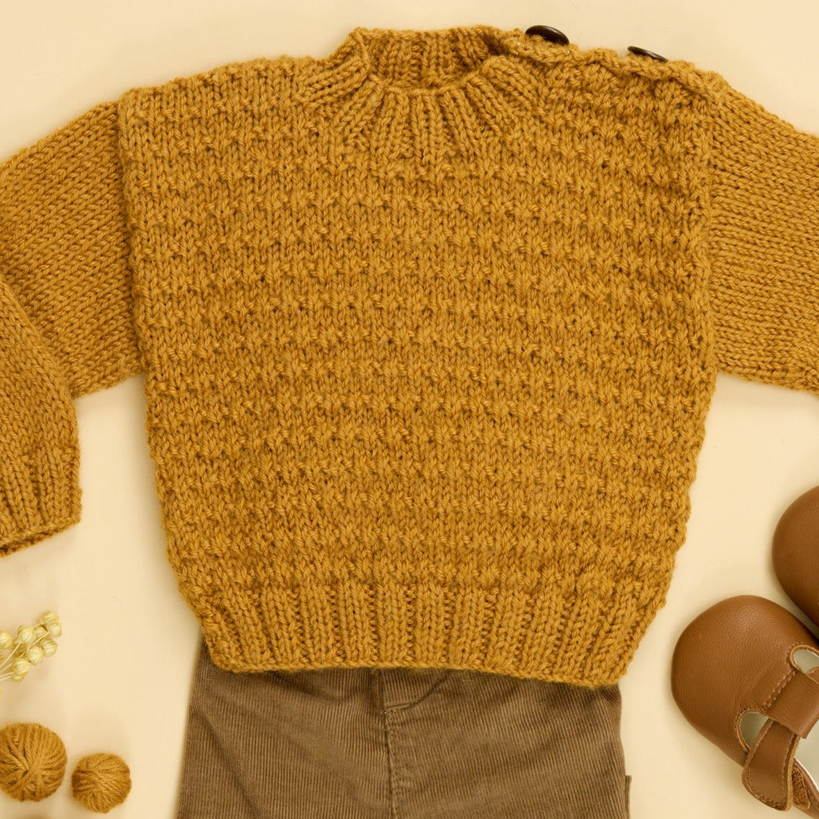 WYS Jack: Strukturierte Pullover in Bo Peep DK von Sarah Hatton – Strickset