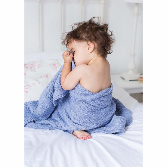 Muster für eine Babydecke mit Zopfmuster von Linda Whaley (PDF-Download)