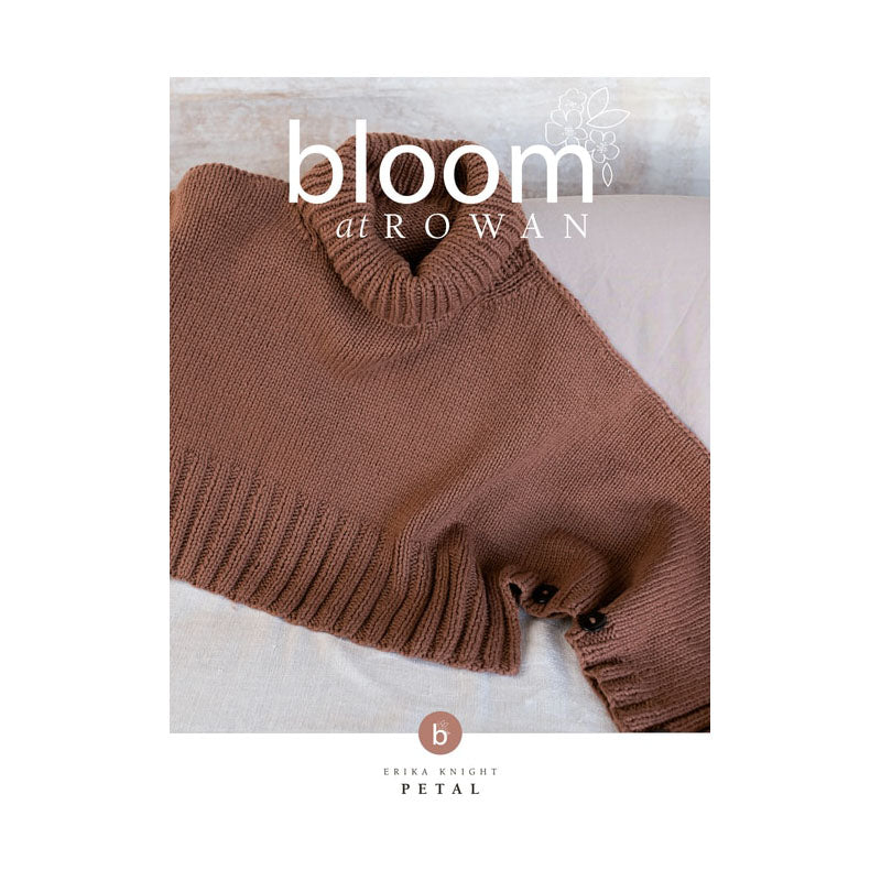 Bloom at Rowan – Blütenponcho für Mama von Erika Knight (herunterladbares PDF)