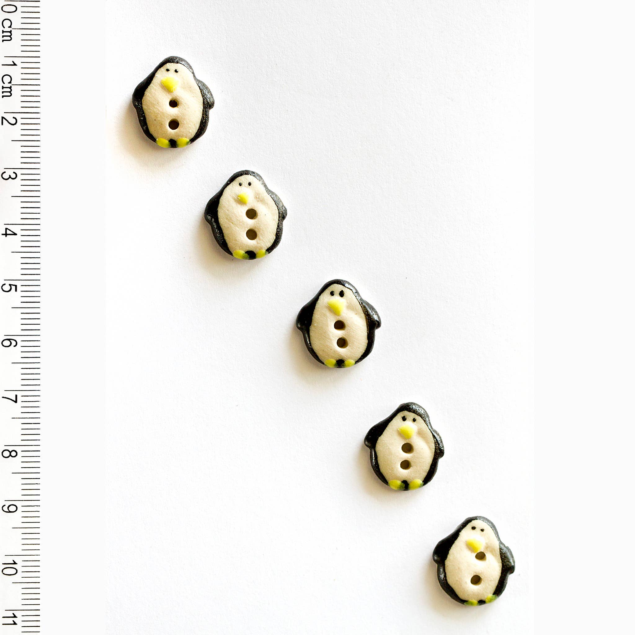 Incomparable Buttons - 5 Penguin Buttons