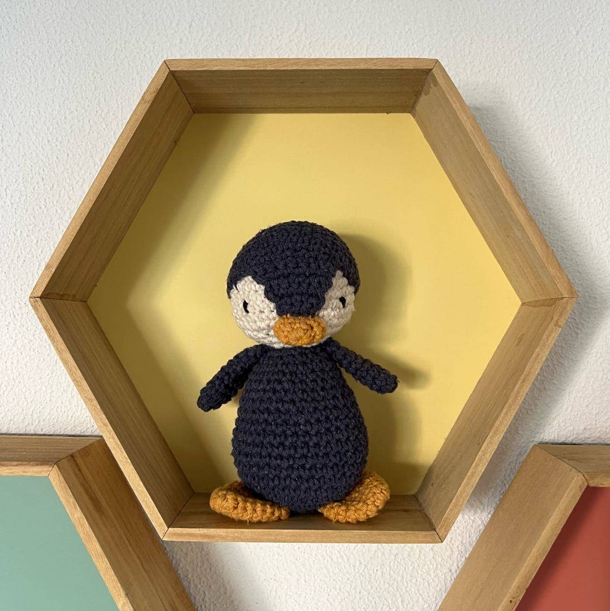 Hoooked - Frosty The Penguin - Crochet Kit