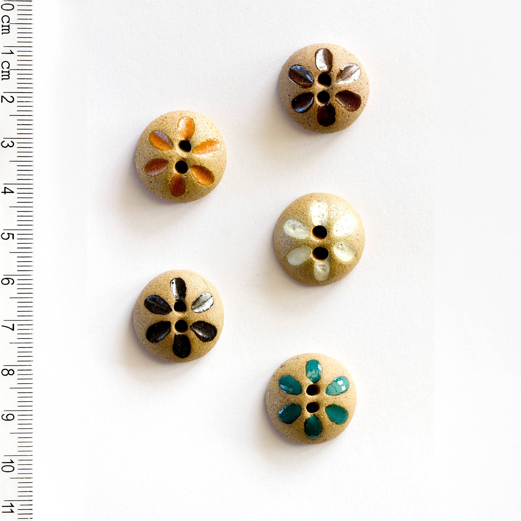 Incomparable Buttons - L285 Geometric Grooves