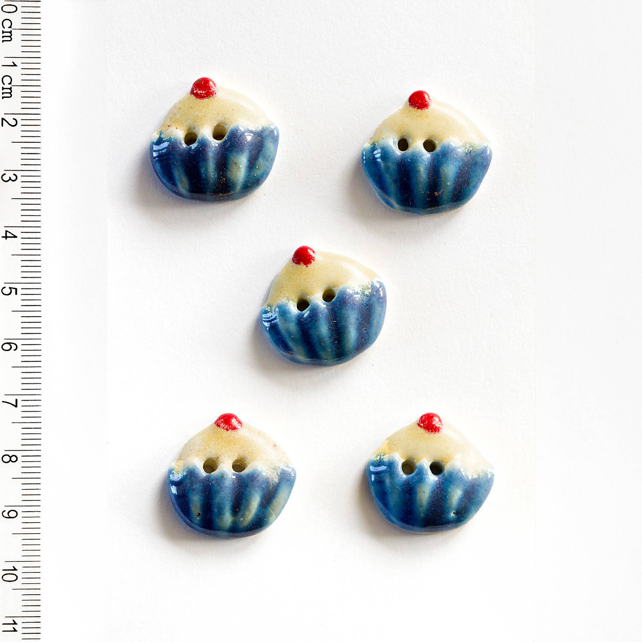 Incomparable Buttons - 5 Cupcake Buttons