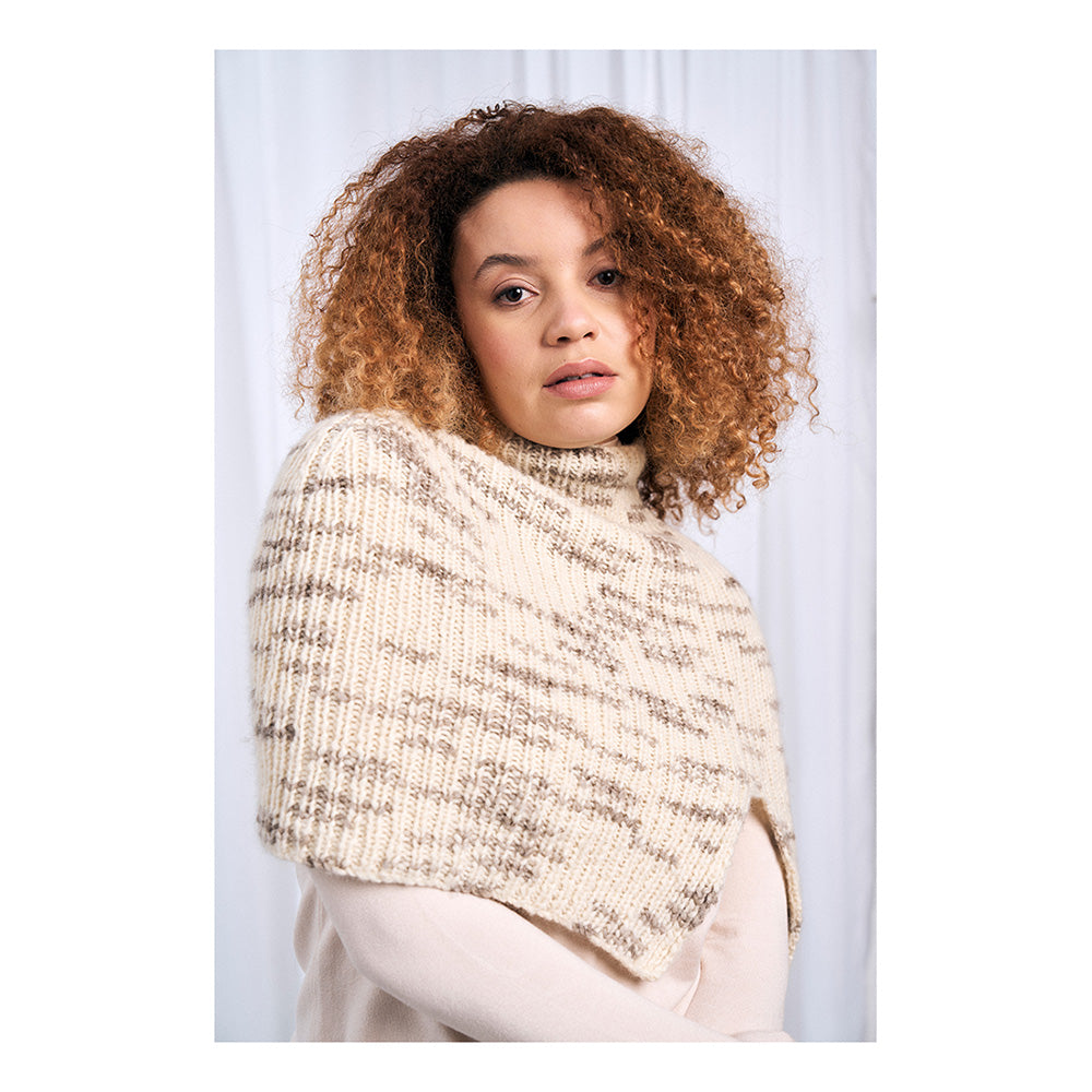 Mode at Rowan Sandbank-Mütze und Shore-Poncho – Strickmuster