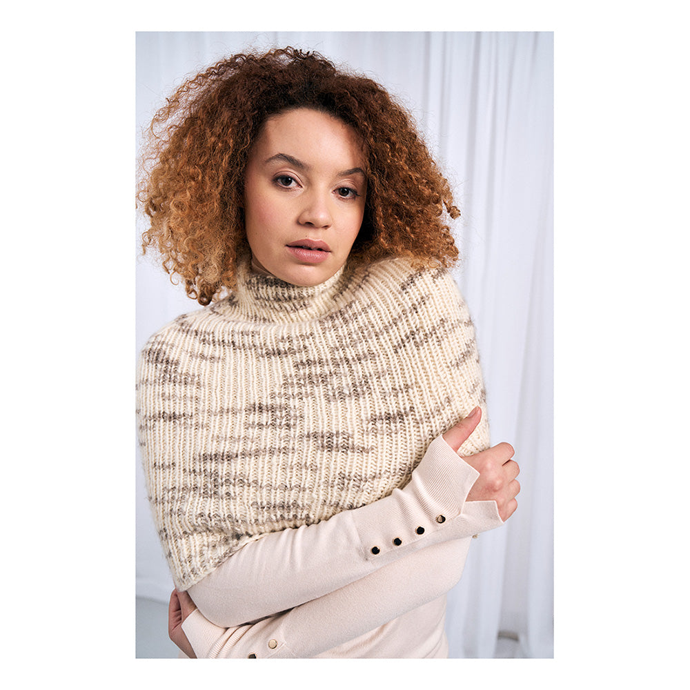 Mode at Rowan Sandbank-Mütze und Shore-Poncho – Strickmuster