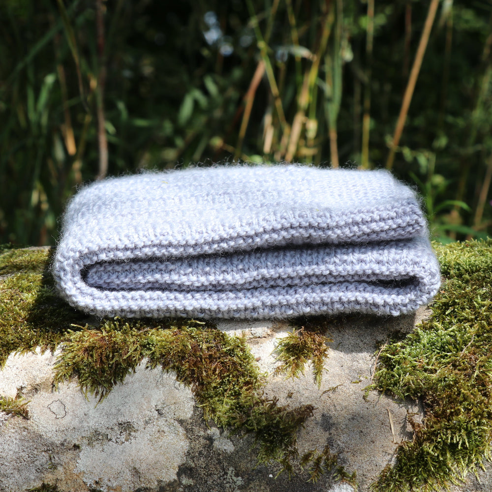 Corner of the Cassillis Baby Blanket, showing the garter stitch edge