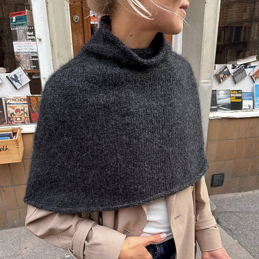 PetiteKnit Ivy Cape Knitting Kit in Sandnes Garn Kos