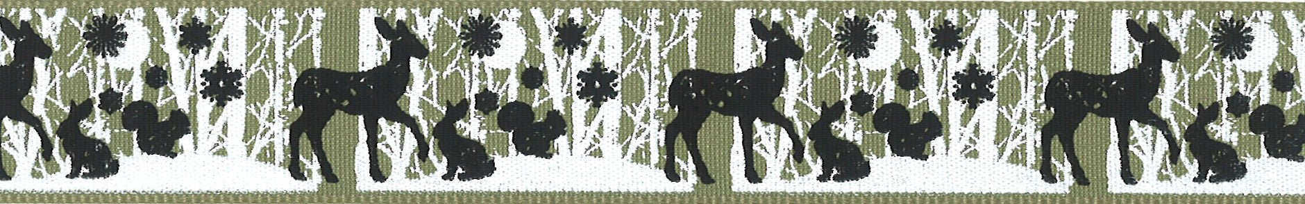 Ruban tissé Berisfords avec animaux des bois – Vert nuageux 25 mm