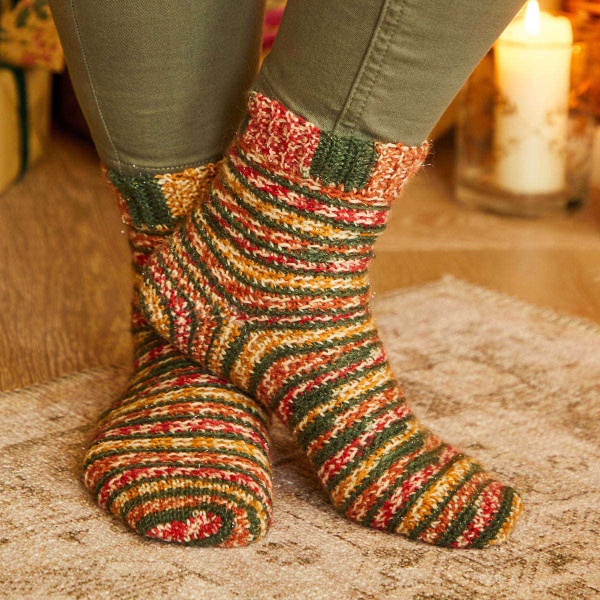 Ember - Chaussettes de Noël - Patron au crochet (Téléchargement PDF gratuit)