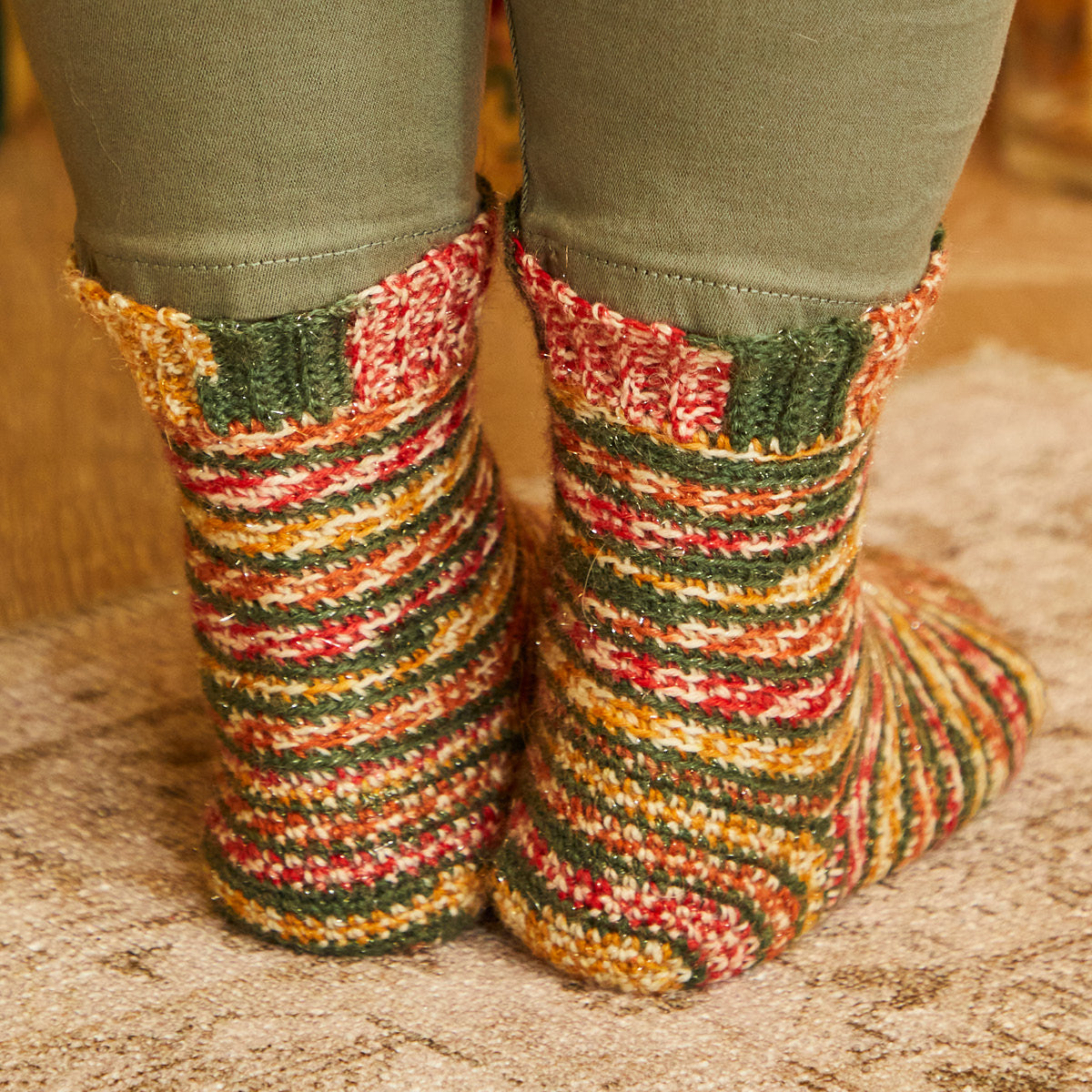 Ember - Chaussettes de Noël - Patron au crochet (Téléchargement PDF gratuit)