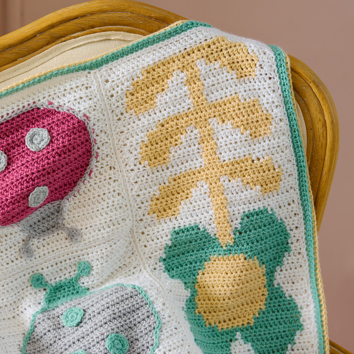 Ladybug Baby Blanket - Crochet Pattern