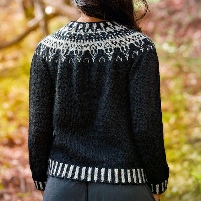 Modèle de tricot du cardigan Thora de WYS