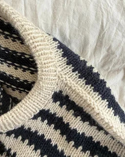 PetiteKnit Otto Sweater Man - Knitting Kit in Sandnes Garn Atlas