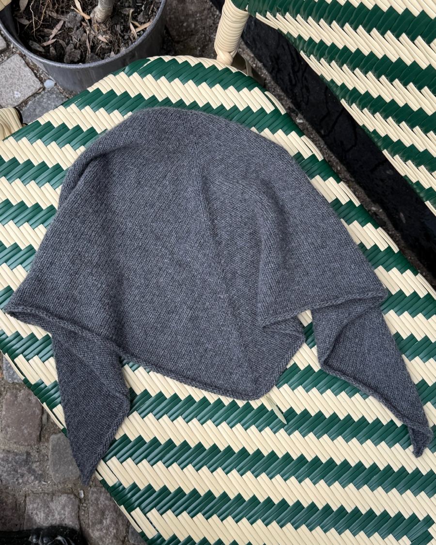 Uma Scarf grey colourway