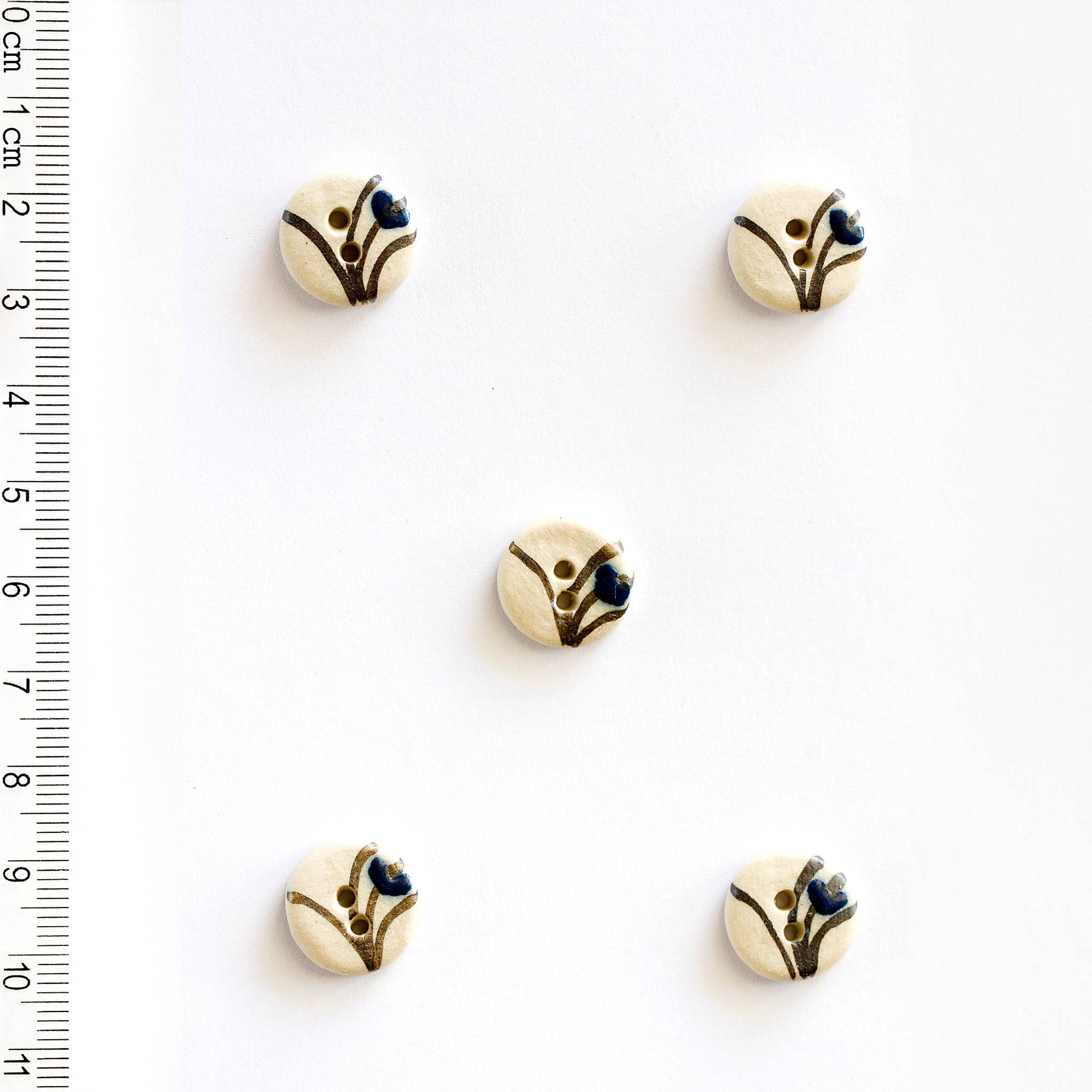 Incomparable Buttons - 5 Floral Grass
