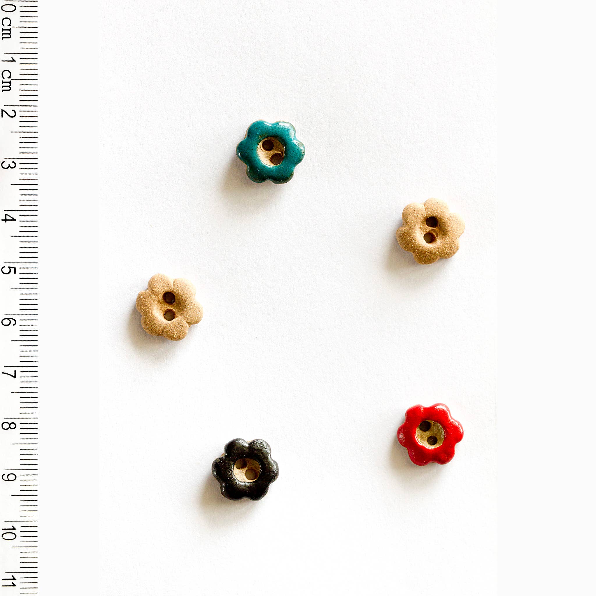 Incomparable Buttons - 5 Small Flower Buttons