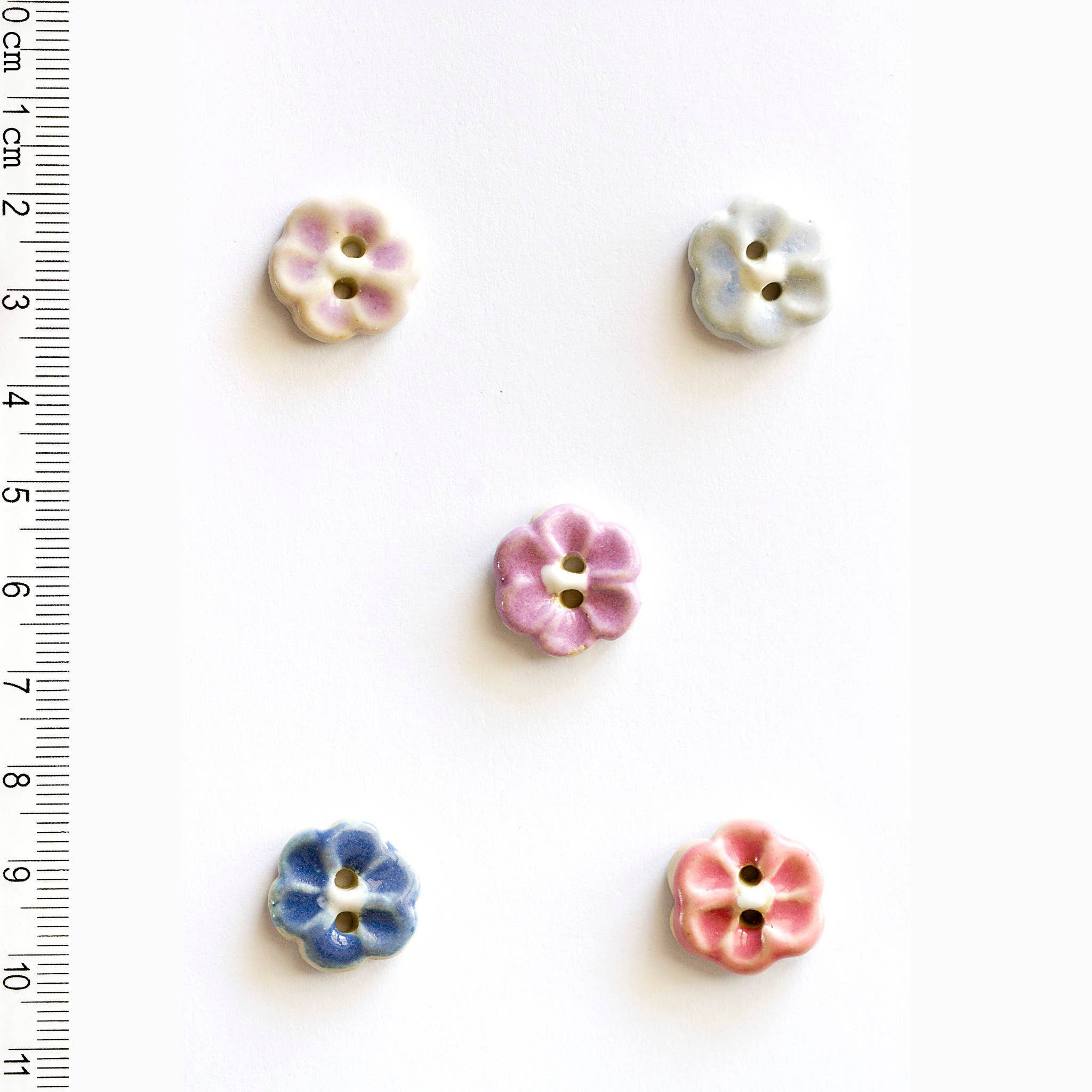Incomparable Buttons - 5 Flower Buttons